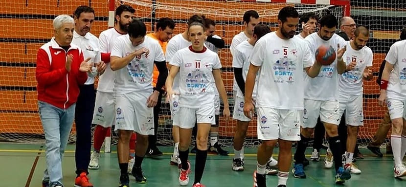 Испания. 31-летняя Мирея Родригес дебютировала за мужскую команду "Альбасете" из региональной лиги и забросила один мяч