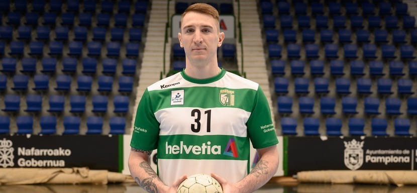 Греция. Российский левый полусредний Павел Булкин, завершавший сезон в испанской "Анайтасуне", продолжит карьеру в "Аэропосе" из Эдесы