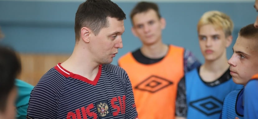 14-кратный чемпион России Дмитрий Ковалёв провёл мастер-класс в спортивной школе №11 города Омска