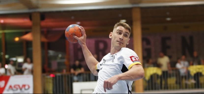 Австрия. Российский левый полусредний Михаил Виноградов стал лучшим бомбардиром матча "Брегенца" и "Ферлаха", забросив 7 мячей