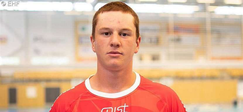 Франция. Норвежский полусредний Беньямин Халльгрен заменит в "Кретее" травмированного Владислава Донцова