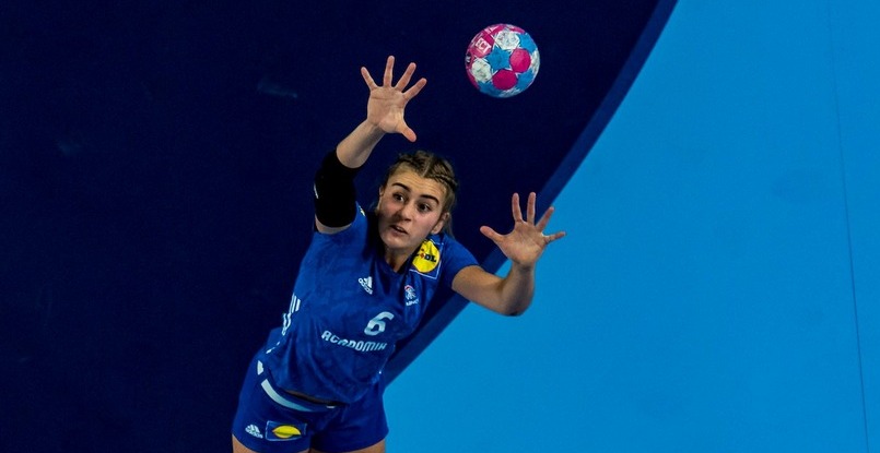 Девушки. ЧЕ-2019. Сборная Франции с перевесом в два мяча обыграла датчанок. Этот результат не позволил россиянкам выйти в 1/2 финала