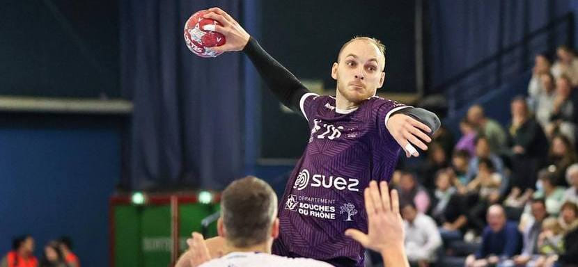 Швейцария. 27-летний полусредний сборной Литвы Лукас Сименас сменил французский "Истр" на "Женеву"