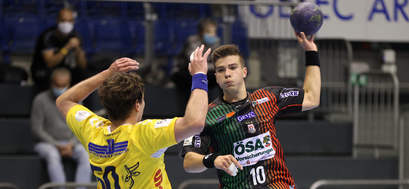 Бундеслига. 18-летний полусредний юниорской сборной Германии Ренарс Ущинс, имеющий латвийские корни, перешел из "Магдебурга" в "Бергиш"