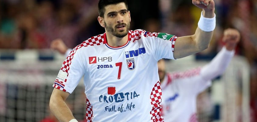 Венгрия. "Пик" на три месяца лишился правого полусреднего Луки Степанчича