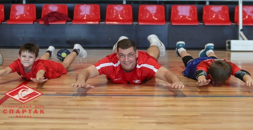 Суперлига. Московский "Спартак" провел открытую тренировку с болельщиками (ВИДЕО)