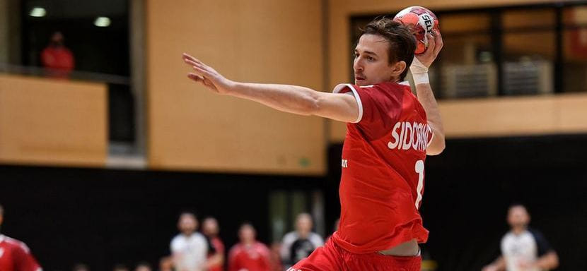 30-летний полусредний сборной Швейцарии и "Винтертура" Роман Сидоровиц принял решение летом завершить карьеру