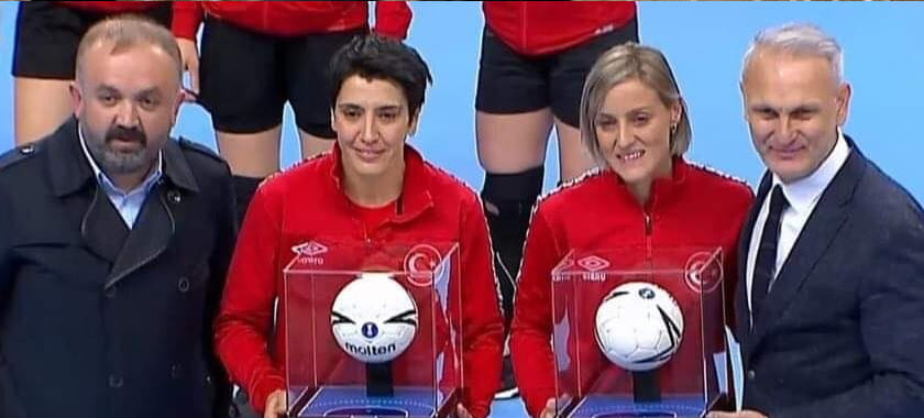 Турция. 42-летняя разыгрывающая "Измира" Елиз Озел завершила карьеру в национальной команде