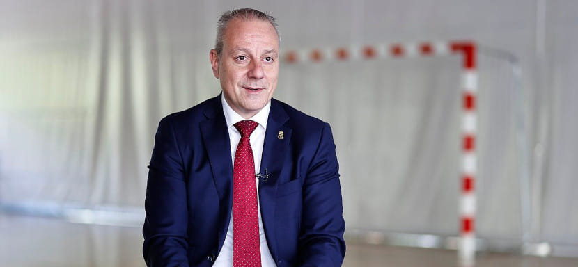 Президент Федерации гандбола Испании Франсиско Бласкес: "В 2019 году доля государственного финансирования составила только 17 процентов"