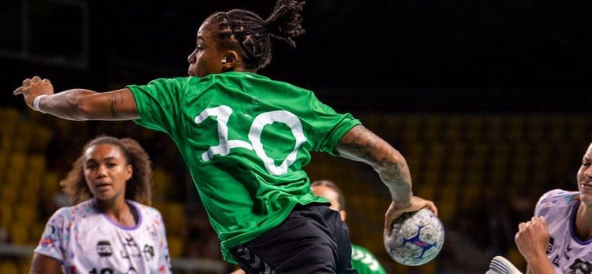 Гандболистки венгерского "Дьёра" Бруна де Паула и Атаду Сако избежали серьёзных травм в предсезонном матче с "Мецем"