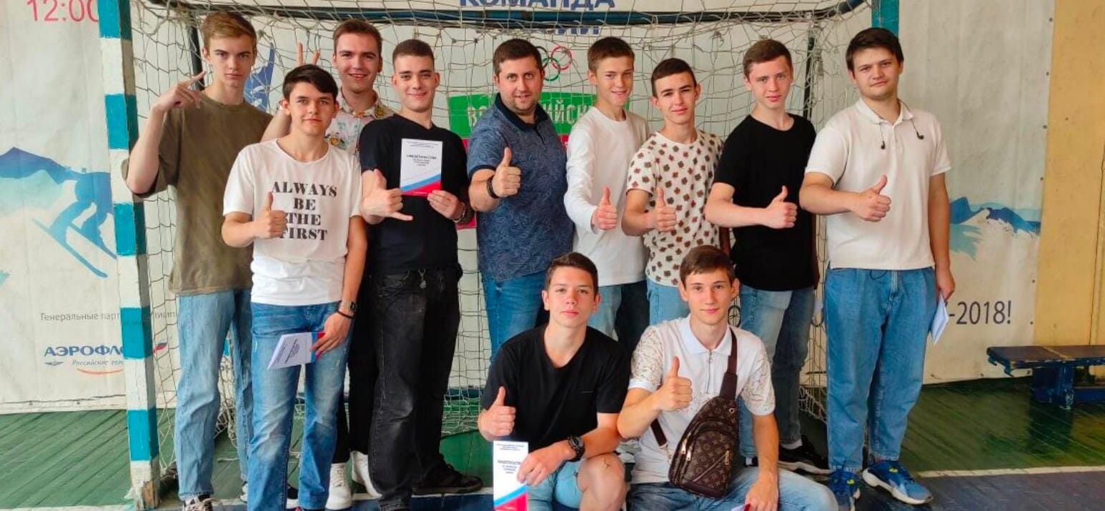 Играй, страна! "Денис Полтавский из первого моего набора — в омском "Скифе", он всегда помогает…"