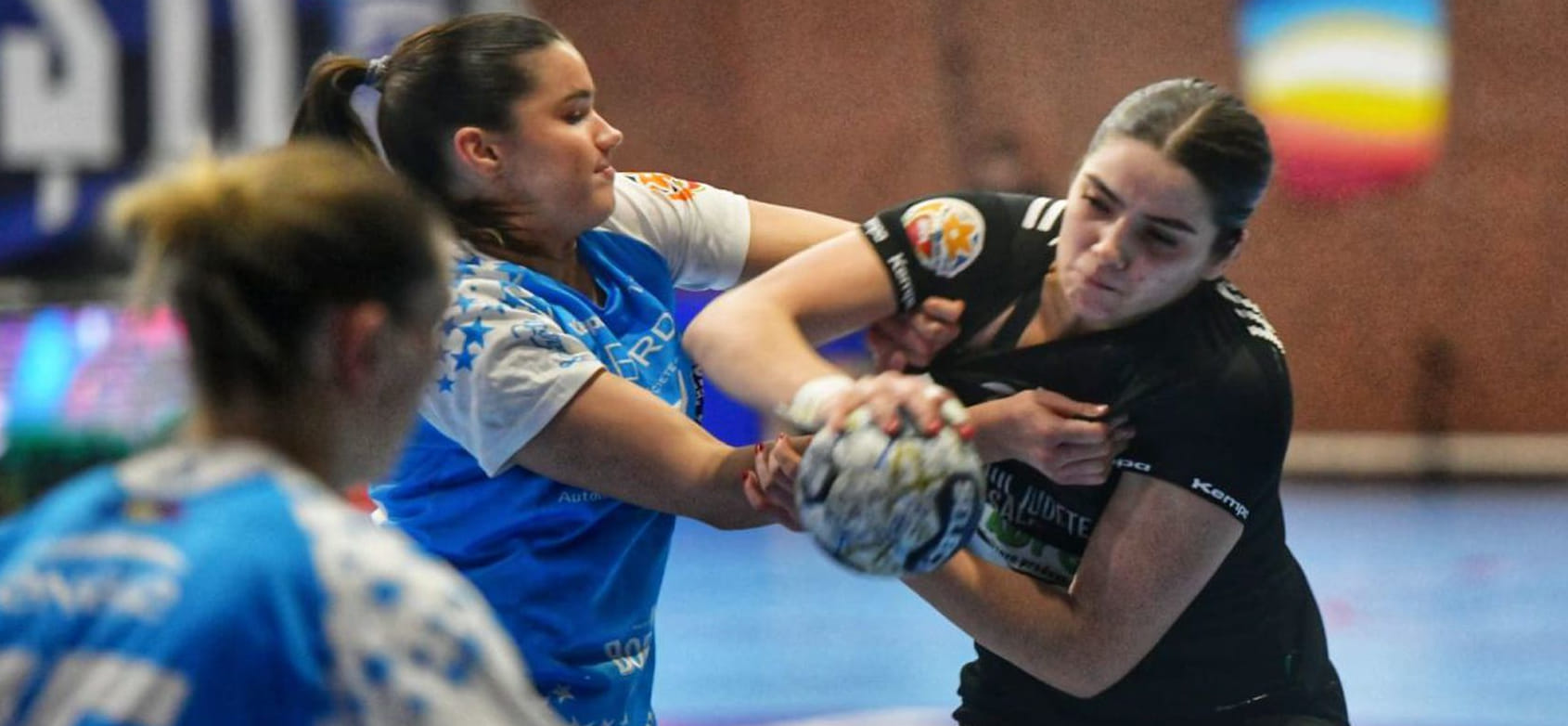 "Бухарест" Валерии Масловой в единственном матче игрового дня разгромил "Залэу" и одержал десятую победу подряд в чемпионате Румынии