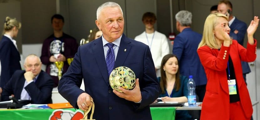 Владимир Коноплёв: "Когда этот железный занавес рухнет, мы выйдем на международную арену с очень интересной и перспективной сборной"