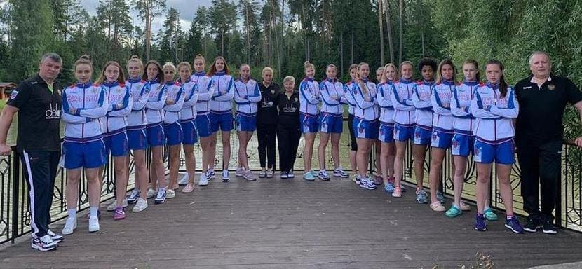 Главный тренер молодежной сборной России Любовь Сидоричева пригласила на тренировочную сессию в Звенигород 21 гандболистку