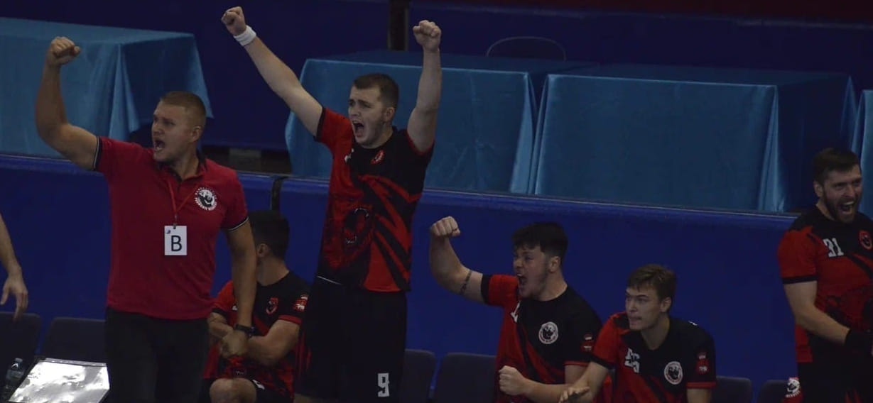 Olimpbet Суперлига. В Астрахани "Динамо" уступило "Пермским медведям". Лучший бомбардир Максим Саликов не промахнулся ни разу