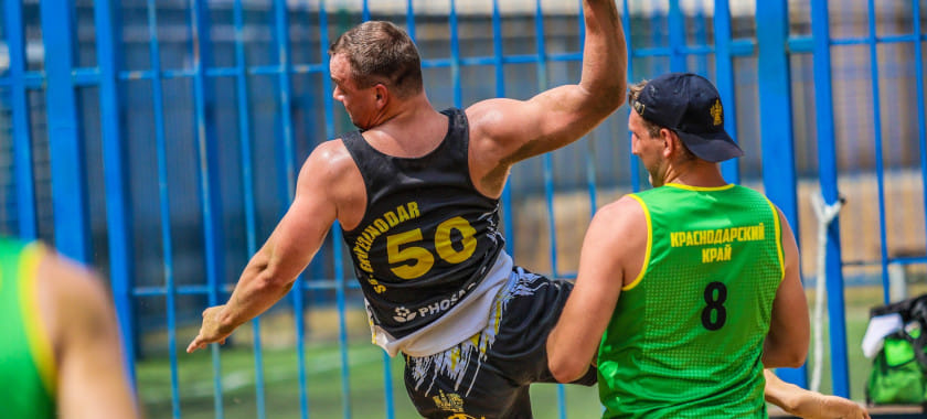"Технолог-Спартак" сыграет с КубГУ, а "Екатеринодар" — с Краснодарским краем в 1/2 финала чемпионата России по пляжному гандболу