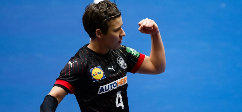 Женские сборные Германии и Испании одержали уверенные победы в стартовых матчах чемпионата мира