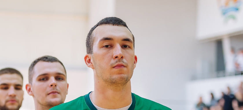 Уфимский "Акбузат" объявил о расставании с линейным Ришатом Латыповым. 24-летний гандболист был капитаном башкирской команды