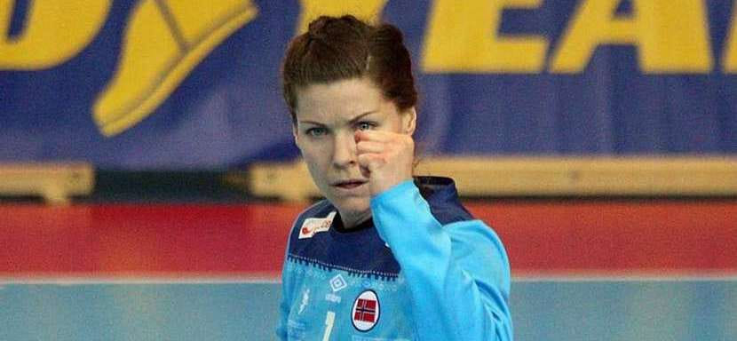 Двукратная олимпийская чемпионка Кари Гримсбо, завершившая игровую карьеру, будет работать тренером вратарей в норвежском "Бьясене"