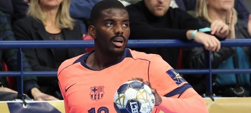 Боб Ханнинг о переходе Дика Мема в "Берлин": "У него есть готовое предложение от нас. Дика должен выбрать между "Берлином" и "ПСЖ"