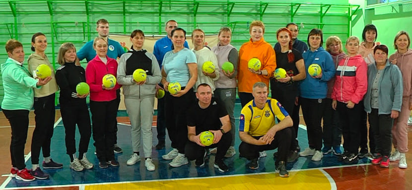 Украина. В Запорожье прошел первый семинар для школьных учителей физкультуры. Гандбол включен в программу уроков 5-6 классов