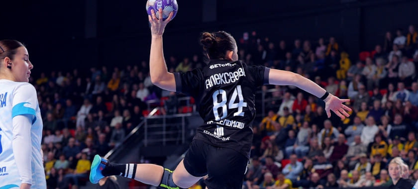 "Ростов-Дон" дома оказался сильнее "Черноморочки". У Алины Кишко и Анны Сень по семь голов при 100-процентной точности бросков