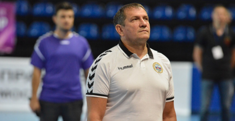 Главный тренер "Каустика" Дмитрий Бочарников: "Наконец-то победили, обрадовали своих болельщиков. Ребята сыграли так, как надо"