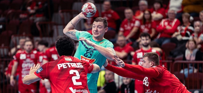 Шесть голов россиянина Дмитрия Житникова не помогли "Татабанье" в гостевом матче чемпионата Венгрии против "Веспрема"