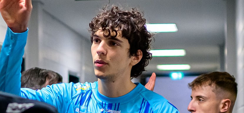 "Штутгарт" отдал в аренду испанскому "Кангасу" сербского вратаря Луку Кривокапича