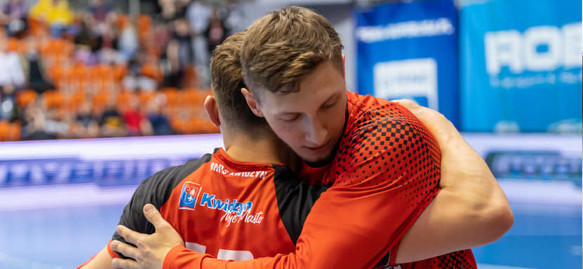 Польша. В стартовом матче 26-го тура "Квидзынь" обыграл в гостях "Пиотрковянин" и поднялся на четвёртое место в мужском чемпионате