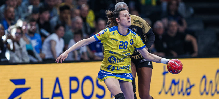 "Мец" разгромил "Пари-92" в финальном матче Кубка Франции и выиграл трофей в четвёртый раз подряд. Всего побед 13