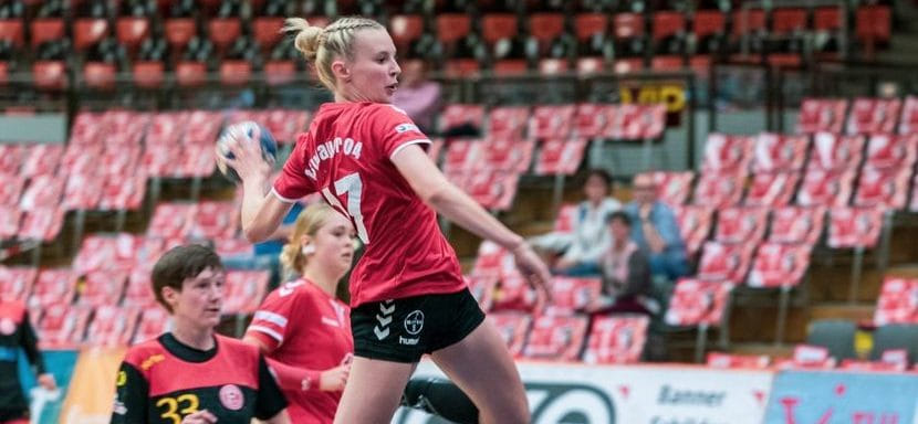 Женская бундеслига. 18-летняя Юле Польсц с нового сезона будет выступать за главную команду леверкузенского "Байера"