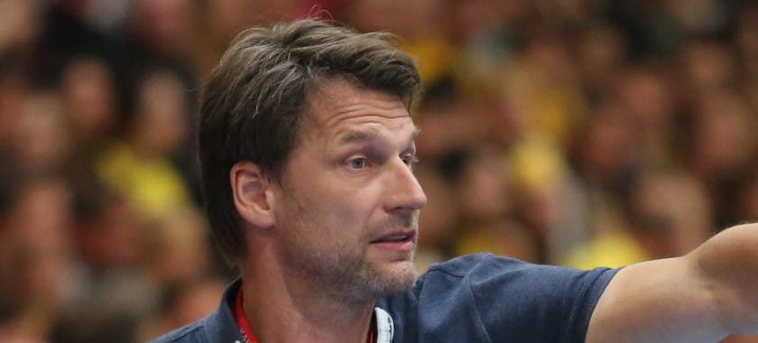 ЧМ-2023. Главный тренер сборной США Роберт Хедин получил синюю карточку за не вовремя взятый тайм-аут и сорванное взятие ворот (ВИДЕО)