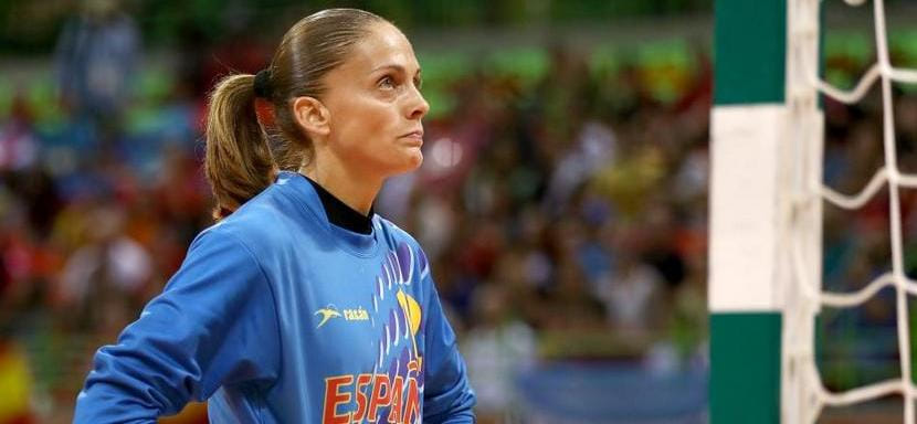 43-летняя вратарь сборной Испании и "Рокасы" Сильвия Наварро пропустит 7-8 месяцев после успешной операции по поводу разрыва связки колена