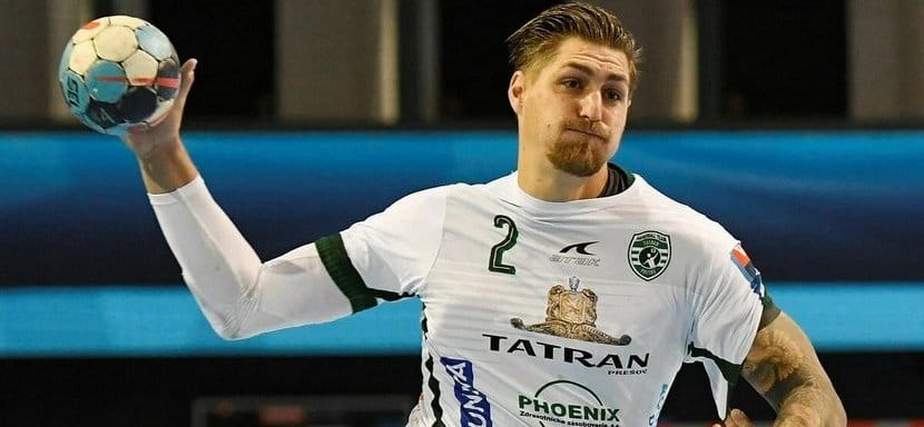 Левый полусредний Оливер Рабек, 11 лет выступавший за "Татран", продолжит карьеру в катарском клубе "Аль-Садд"