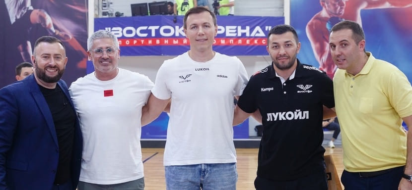 Olimpbet Суперлига. Экс-игроки "Виктора" Роман Цокол и Денис Мирзоев получили именные часы от клуба