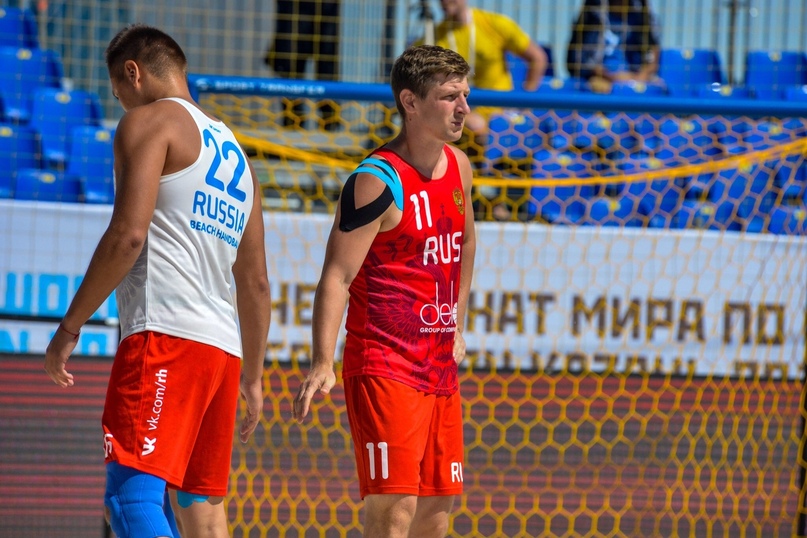 Пляжный гандбол. Роман Калашников: "Никакого нормального тренировочного процесса у нас нет из-за занятости ребят на основной работе"