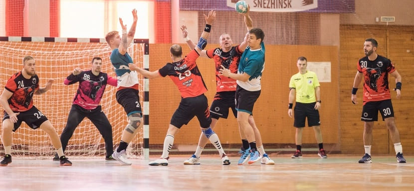 Olimpbet Суперлига. "Пермские медведи" в первом матче 2024 года сыграли вничью со снежинским "Динамо-Сунгулем"