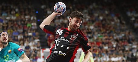 Разыгрывающий "Веспрема" Мате Лекаи получил серьезную травму колена и выбыл из строя до конца года. В субботу — матч с БГК