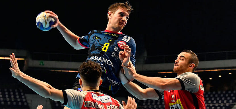 Польша. Трансферный слух. "Висла" ищет замену Золтану Сите. Рассматривается кандидатура полусреднего "Адемара" Тина Лучина