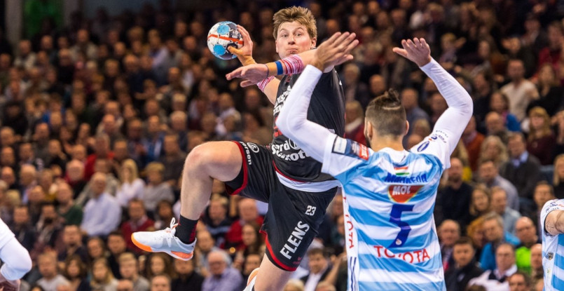 Лига чемпионов. Промашка "Пика". Аплодисменты "Коксу"