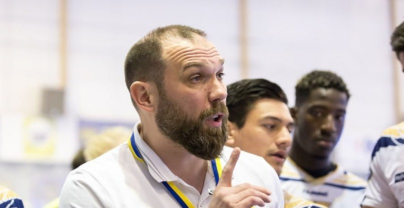 Наставник французского "Сен-Рафаэля" Дан Фортуняну может возглавить мужскую сборную Румынии