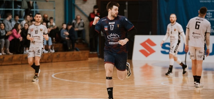 Польша. Правый полусредний Богдан Черкащенко продолжит карьеру в "Квидзыне"