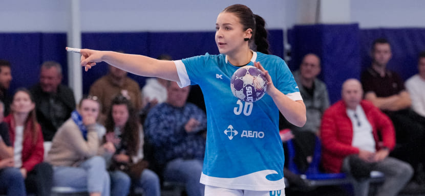 Екатерина Долматова из "Черноморочки" — лучший бомбардир Суперлиги после матчей 9-го тура. Алиса Дворцевая из "Лады" вторая