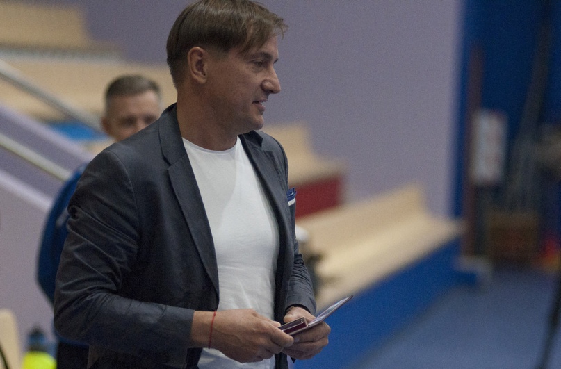 Директор "Невы" Сергей Зиза о победе клуба в первом чемпионате России: "Бывало, поесть толком удавалось раз в день, а тренировались — трижды"