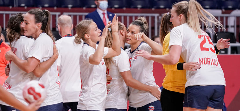 Олимпиада. Сборная Норвегии обыграла команду Венгрии, уступая в середине второго тайма, и вышла в полуфинал, где встретится с россиянками