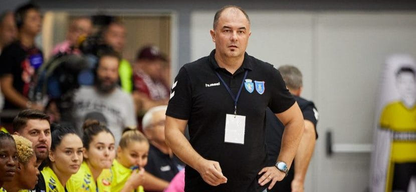 Румыния. Руководство "Короны" из Брашова уволило главного тренера Алина Бондара