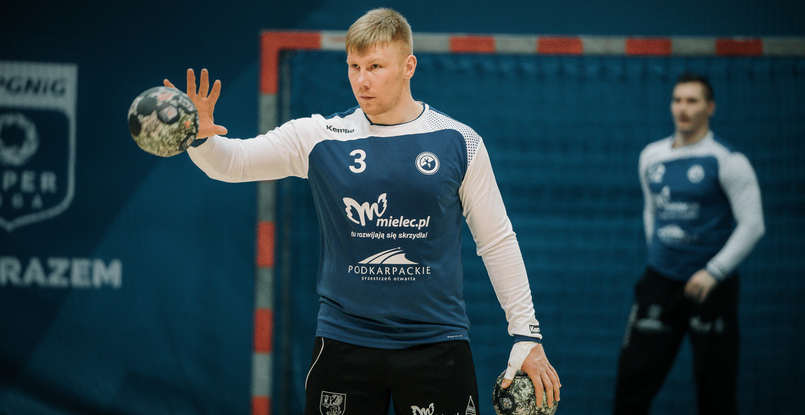 Польша. Линейный "Стали" Пиотр Кремпа переходит в "Калиш"