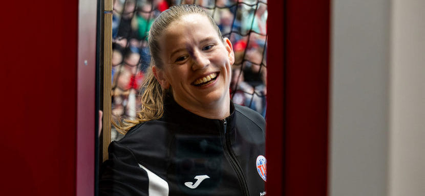 Правая полусредняя "Тюрингера" Юли Хольм продолжит карьеру во французском "Безансоне"