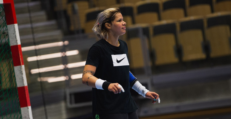 Лига чемпионов. Накануне поединка с "Севехофом" в Швеции тренировались 16 гандболисток "Ростов-Дона"